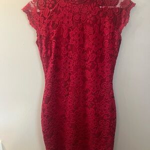 Chic Floral Lace Midi Dress in Red
